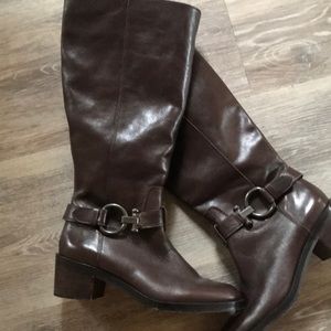 Women’s coach boots